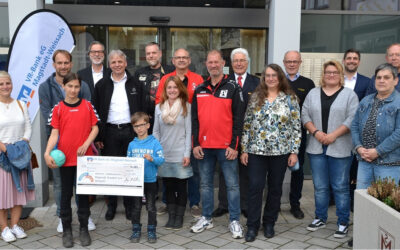 Übergabe Spendenscheck der VR-Bank eG Magstadt – Weissach